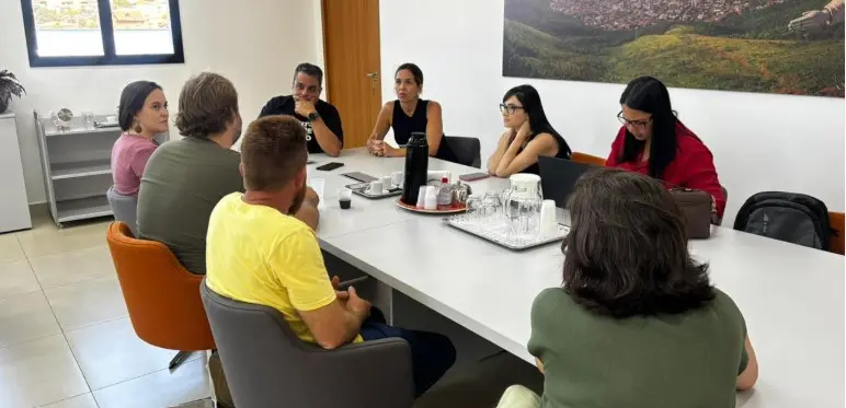 Prefeito garante terreno para "Minha Casa Minha Vida" dos servidores