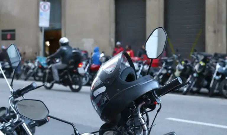 Projeto prevê criação de pontos de apoio para motoentregadores em Poços