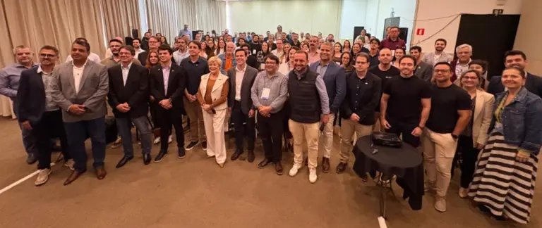 Inovação colaborativa: Poços e mais cinco cidades mineiras lançam rede pioneira no Brasil