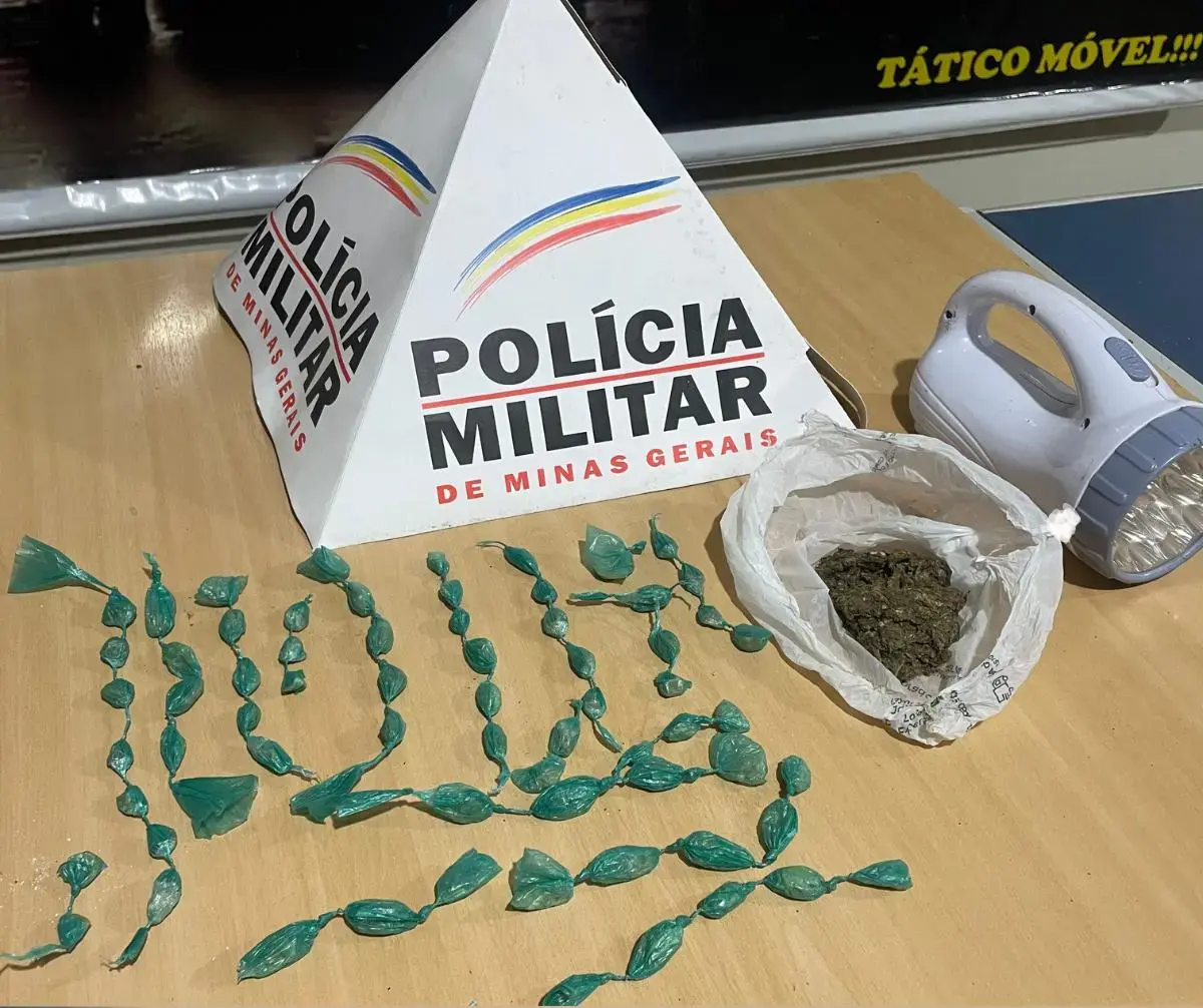 PM prende homem com 71 pedras de crack