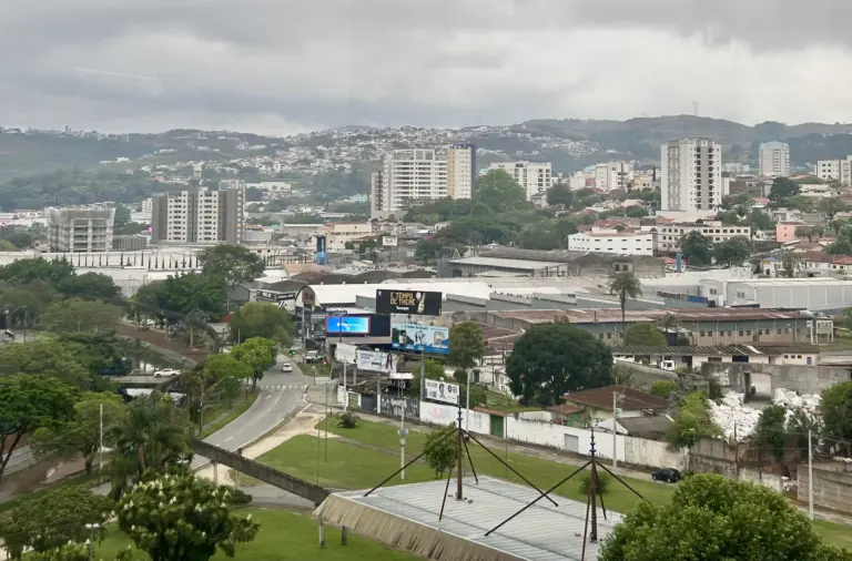 Chuva e temperaturas amenas no fim de semana de Finados em Poços