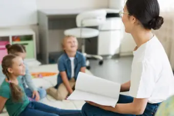 Educação contrata psicólogas com foco na saúde mental de estudantes municipais