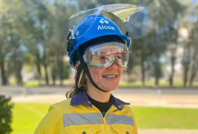 Alcoa abre vagas para mulheres no Programa Aprendiz