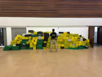 PRF apreende 5 toneladas de maconha na BR-381