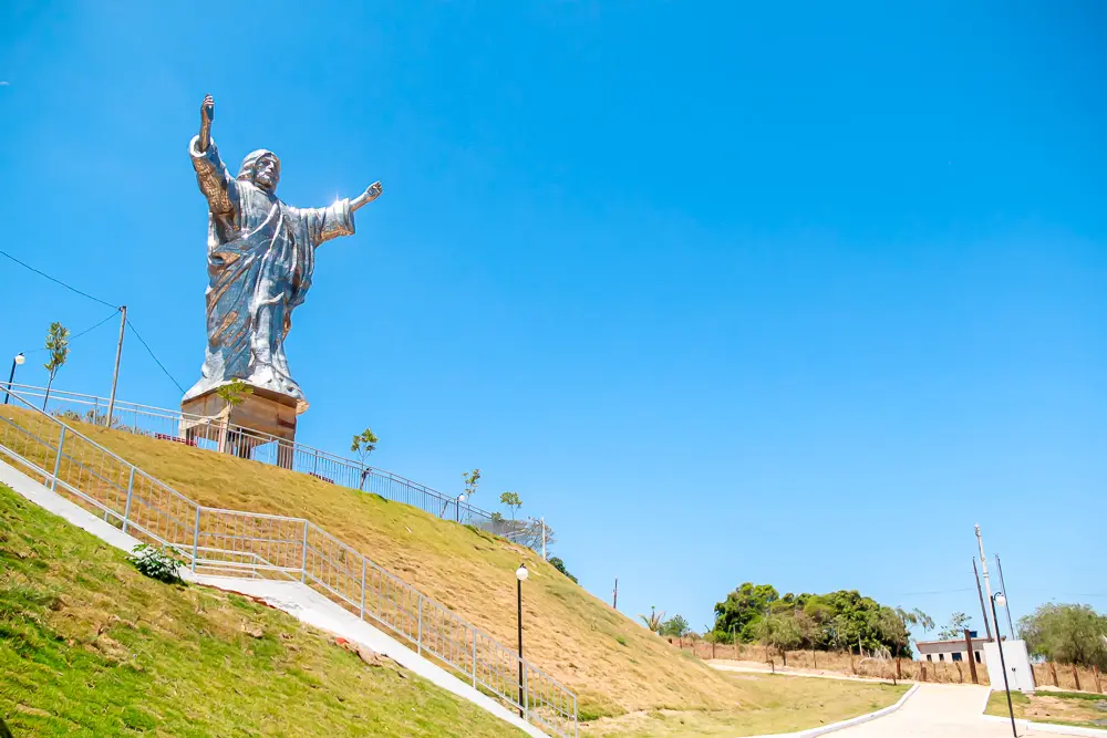 Cristo de aço inox