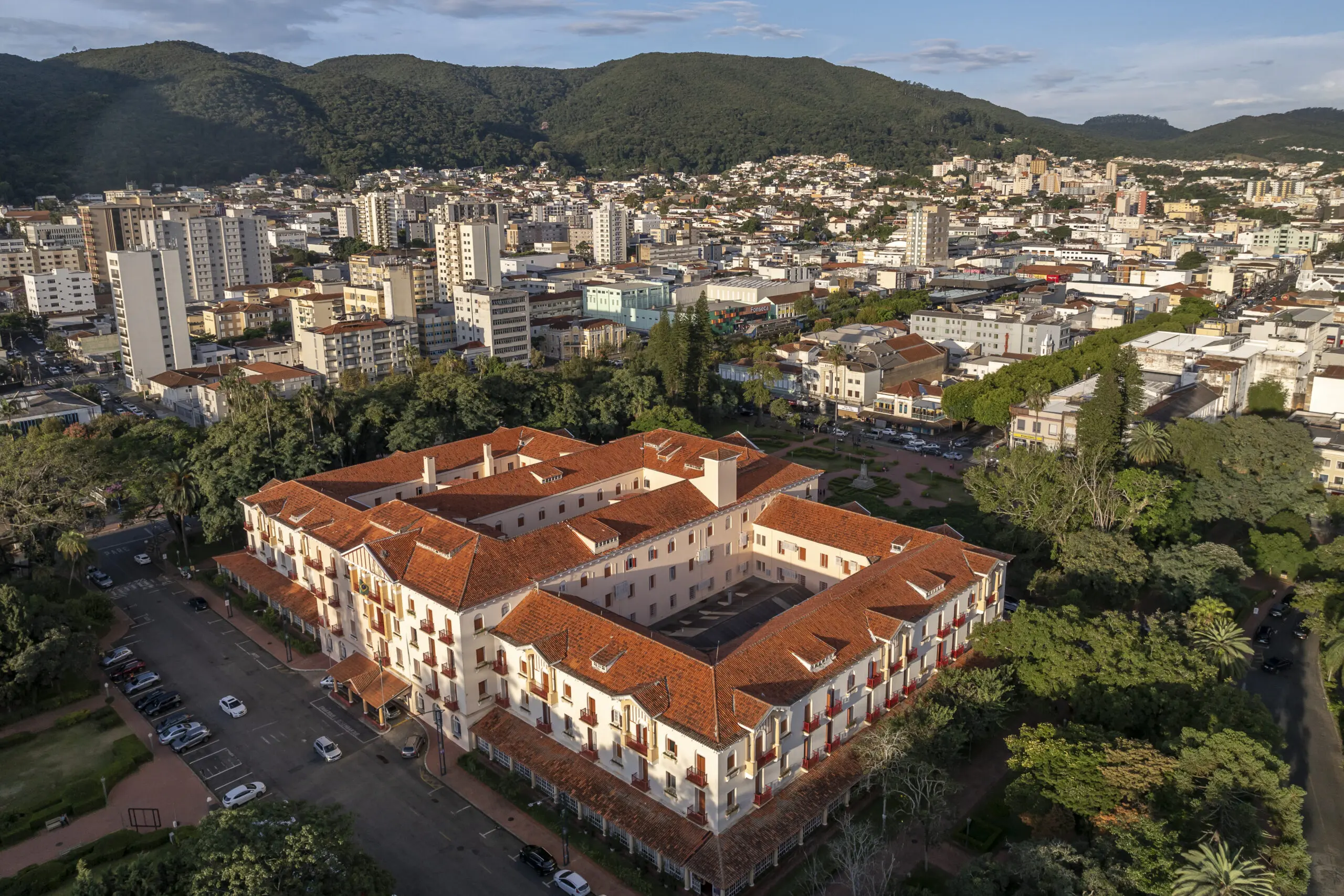 Poços de Caldas completa 153 anos celebrando desenvolvimento e conquistas