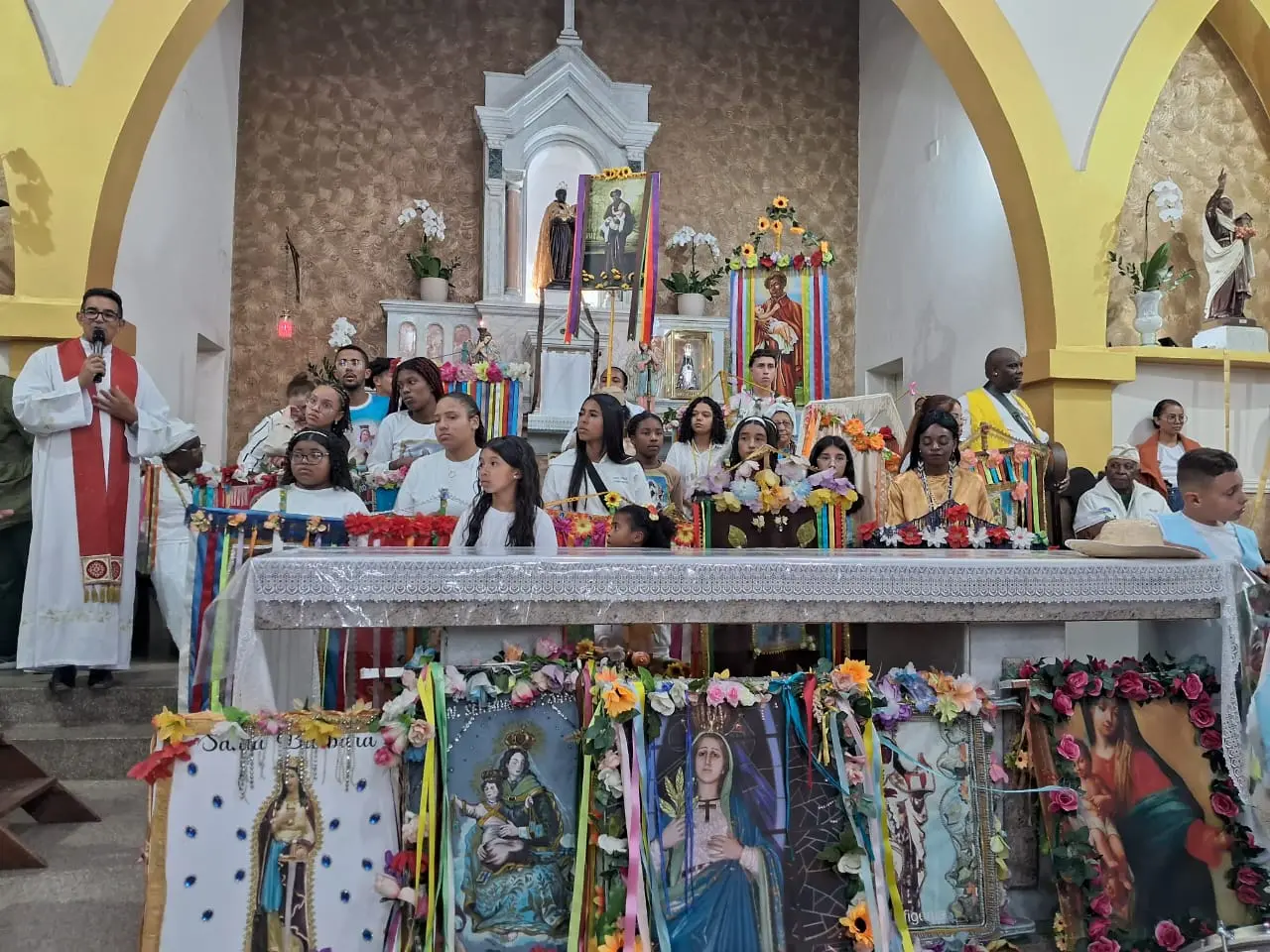 Poços celebra o Dia Municipal dos Ternos de Congos com missa e exposição