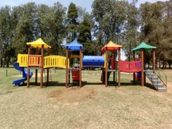 Parques de Poços recebem brinquedos novos para o Dia das Crianças