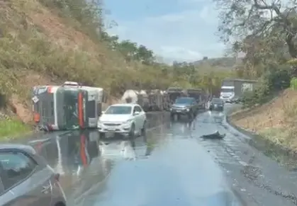Acidente na BR-267 complica trânsito entre Campestre e Machado