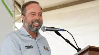 Ministro Alexandre Silveira anuncia R$ 268 milhões para recuperação do Lago de Furnas e saneamento no sul de Minas