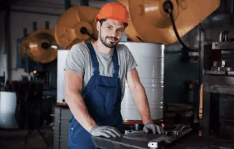 Emprego cresce entre homens e jovens, mas recua para mulheres em Poços