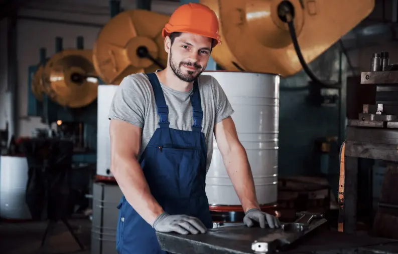 Emprego cresce entre homens e jovens, mas recua para mulheres em Poços
