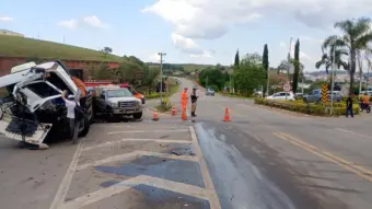 Acidente com três veículos e vazamento de diesel é registrado em Campestre
