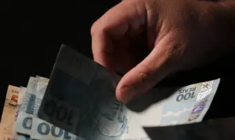 Empresas têm até 30 de novembro para pagar primeira parcela do 13º salário