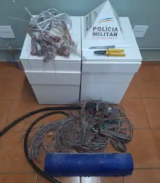 PM prende dois homens por furto de fiação; eles confessaram que trocariam material por crack