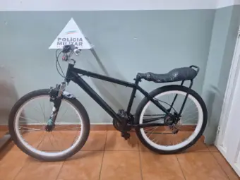 Homem é preso por ameaçar ex-mulher e furtar bicicleta do filho