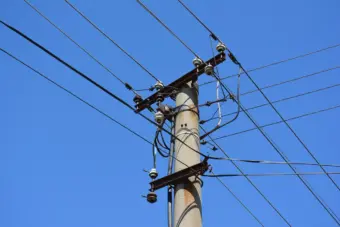 Centro e Quisisana terão desligamentos de energia nesta terça-feira