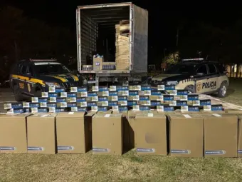 PRF e PMMG apreendem cerca de 75 mil maços de cigarros contrabandeados no sul de Minas