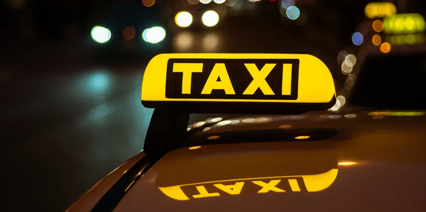 Serviço de táxis em Poços tem pontos ociosos e ausência de fiscalização, aponta Secretaria