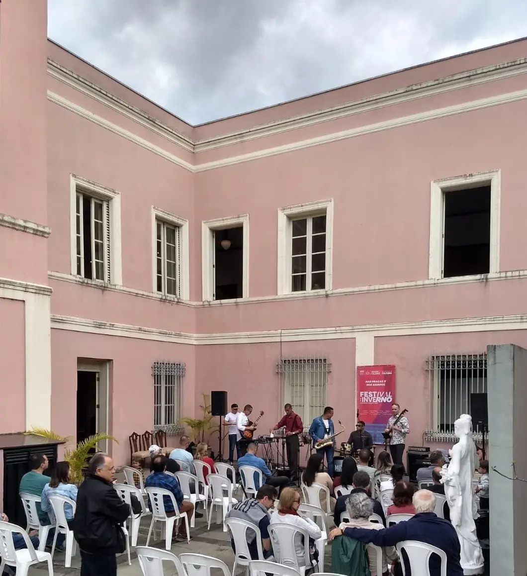 Brasilidade em Quatro Tempos apresenta clássicos da música brasileira neste domingo