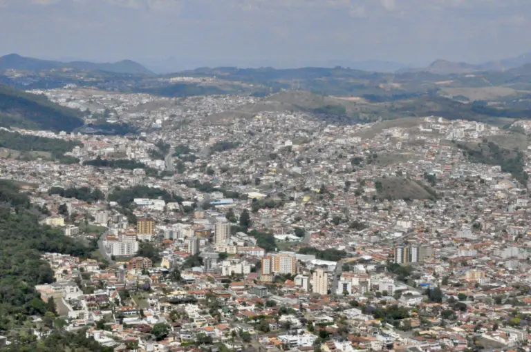 Feriado prolongado deve ter calor e chuvas isoladas em Poços