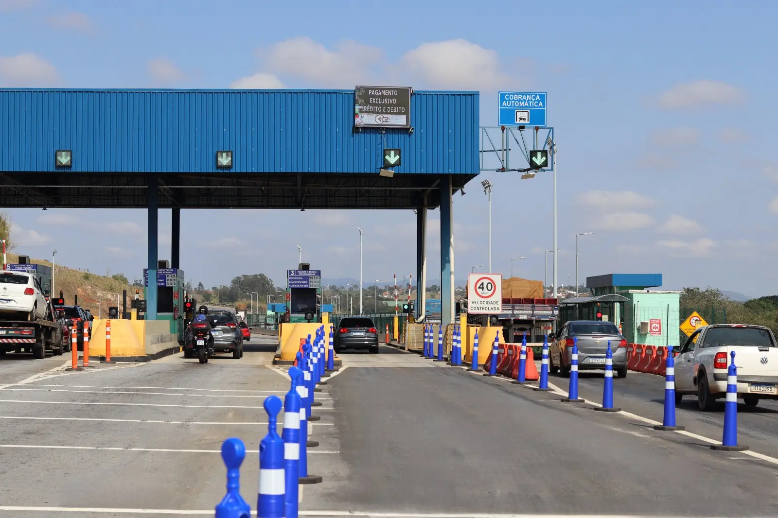 Concessionária instala cabines de autoatendimento em todas as praças de pedágio da região