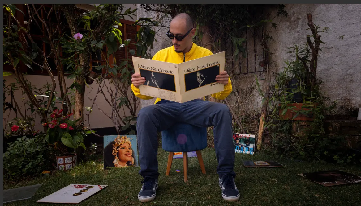 MC Dough lança clipe “O Tempo em Lo-Fi” com estética imersiva e referências artísticas