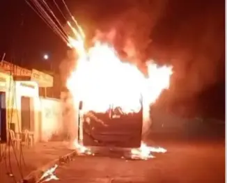 Facção incendeia ônibus em BH e ameaça “queimar a cidade inteira”