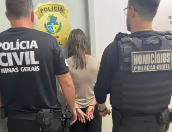 Médica que já raptou bebê é presa por mandar matar farmacêutica para ficar com a filha dela