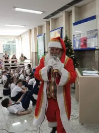 Campanha Papai Noel dos Correios precisa de padrinhos para atender 1.335 cartinhas em Poços