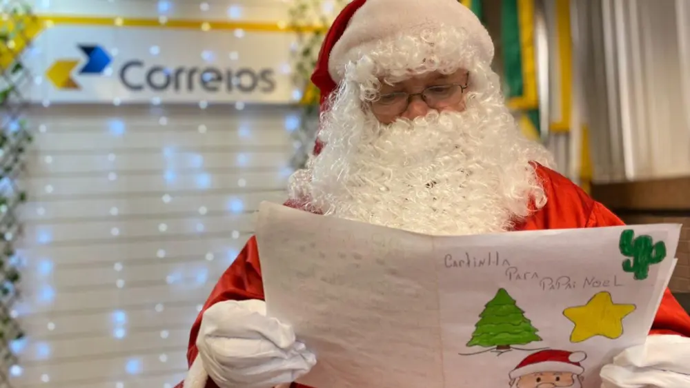 Papai Noel dos Correios inicia campanha das cartinhas em Poços de Caldas