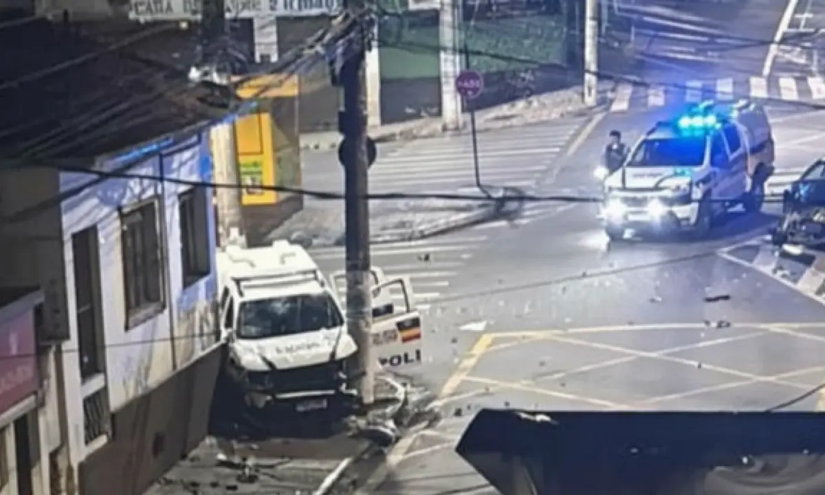 Polícia Militar se envolve em acidente durante perseguição em MG