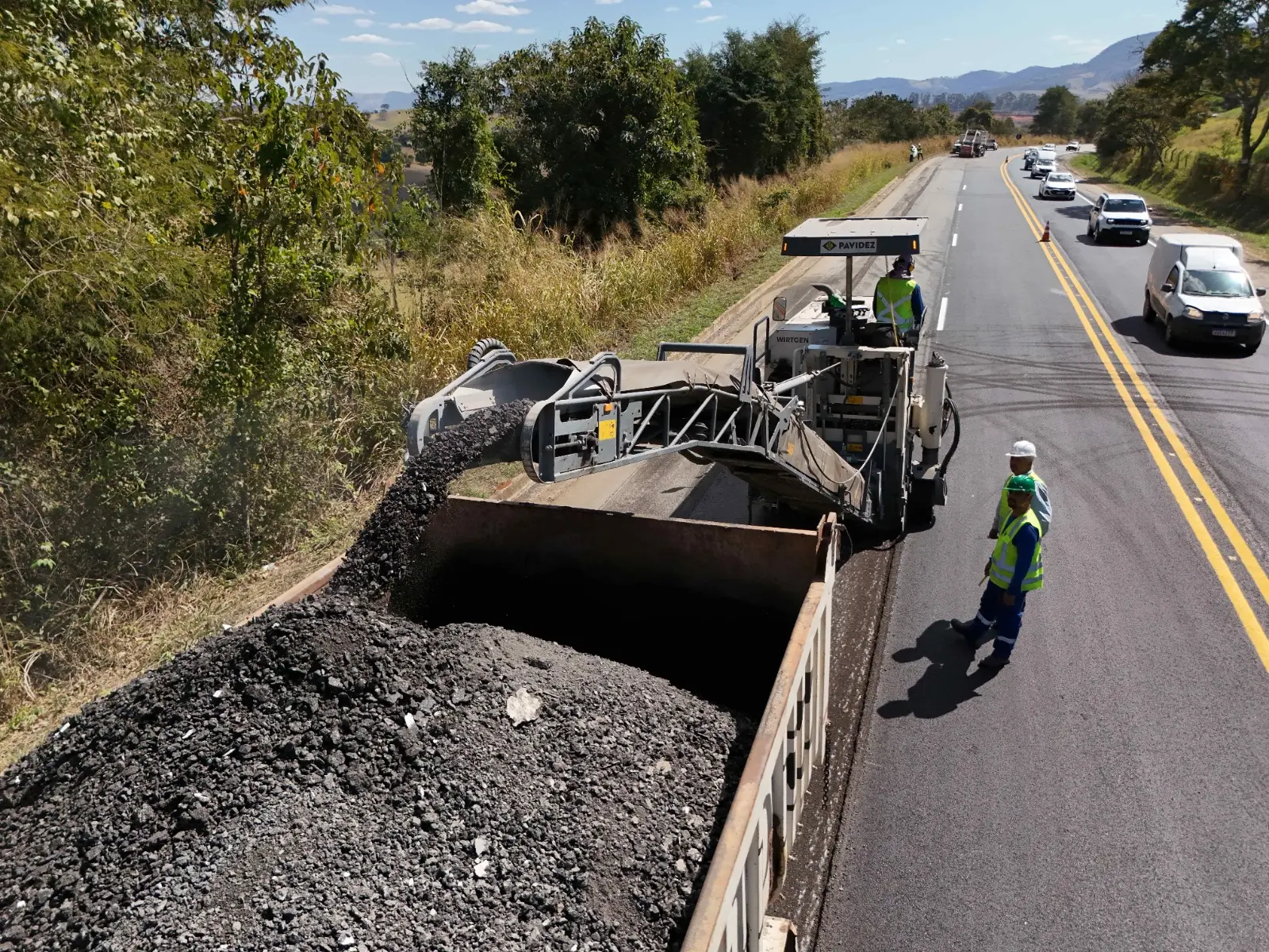 Poços de Caldas e outros 21 municípios da região têm obras nas rodovias; confira